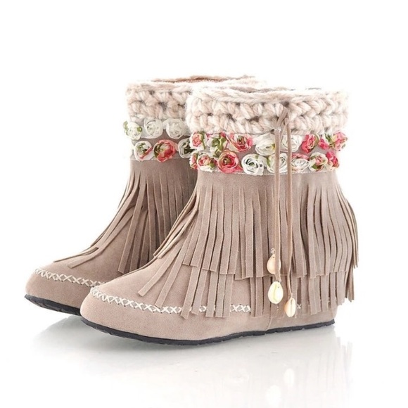 Shoes - BOHO LACEY ROSE FLORAL MOCCASINS BOOTIES